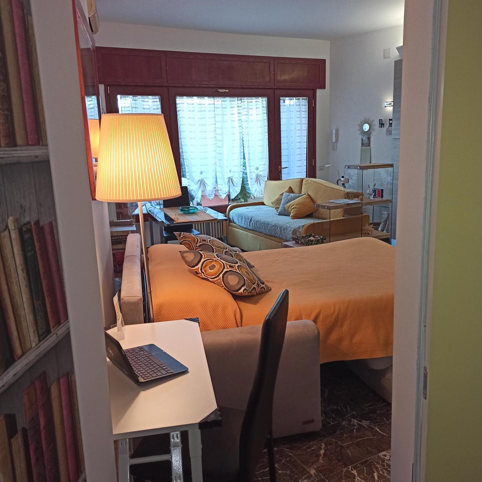 Monocamera Con Terrazzogiardino -Studette -Zona Panoramica Posillipo نابولي المظهر الخارجي الصورة