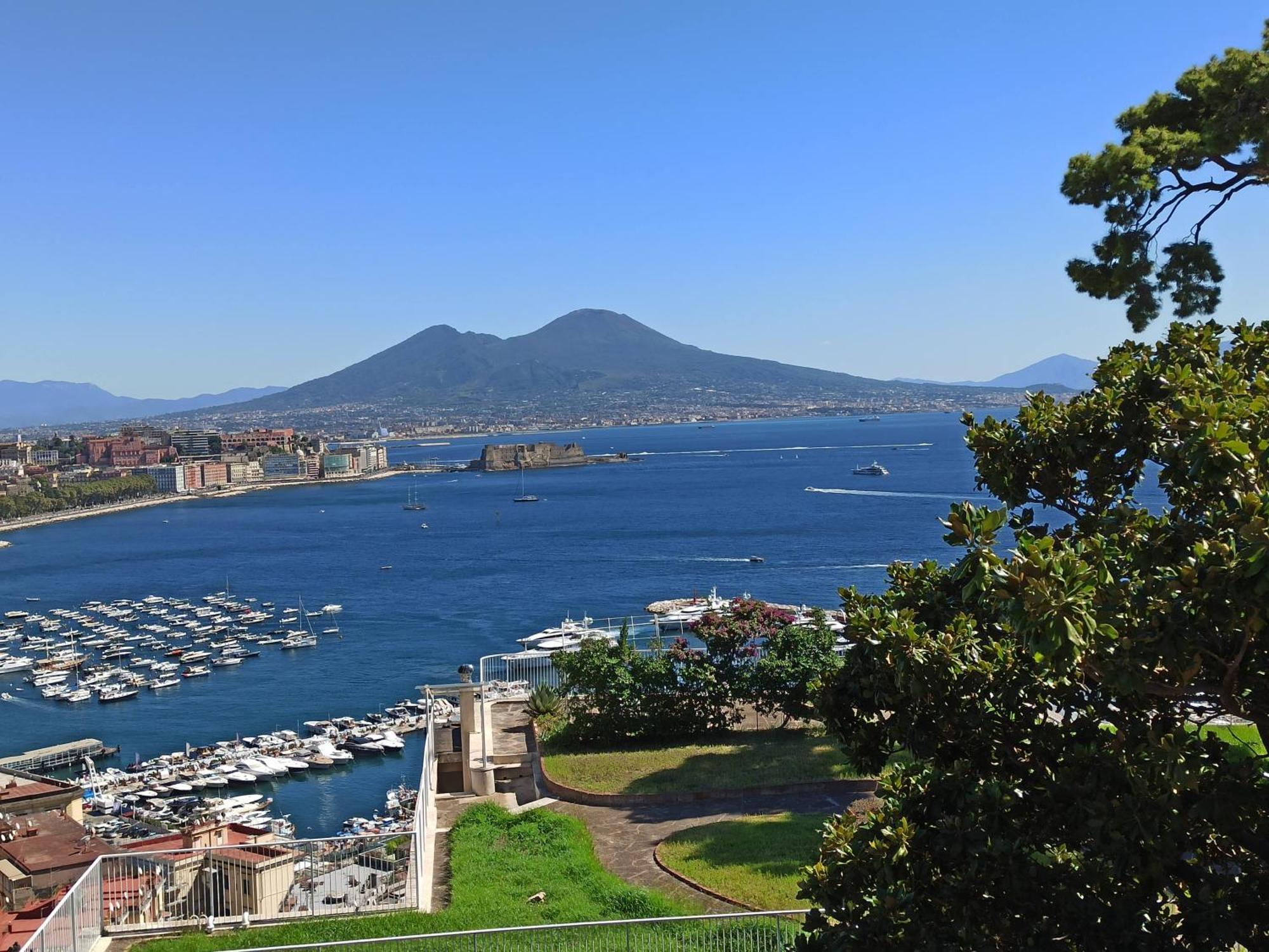 Monocamera Con Terrazzogiardino -Studette -Zona Panoramica Posillipo نابولي المظهر الخارجي الصورة